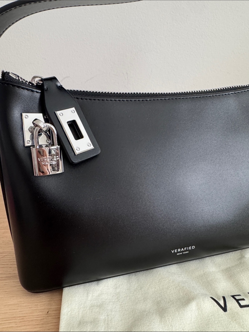 Verified NY black and silver hobo bag - Picture 2 of 11